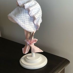 The Beaufort Bonnet Company Wooden Hat Stand-white